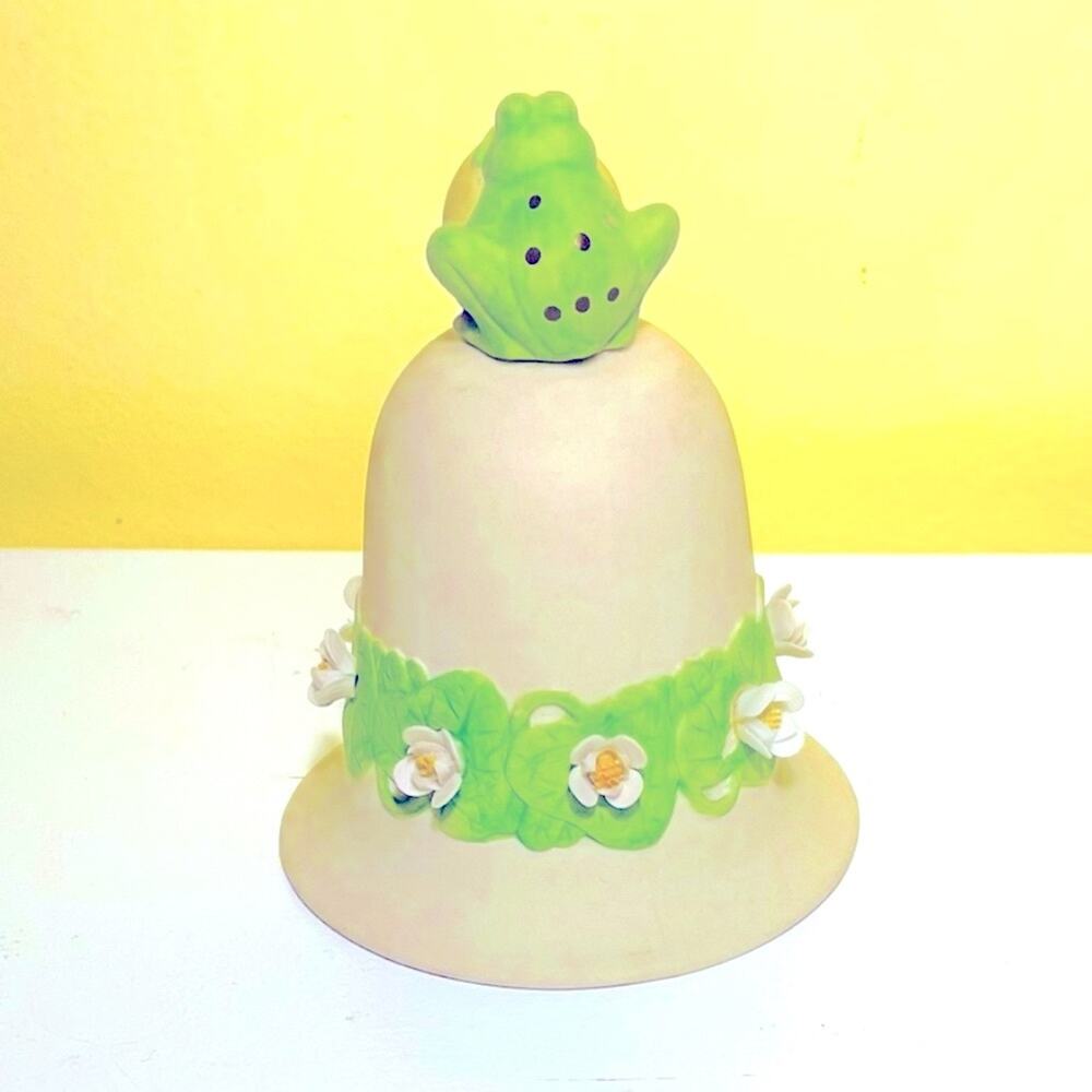 Frog Bell Ribbit Giftware Collection Porcelain Taiwan Frogs Dinner Bell - Picture 3 of 5